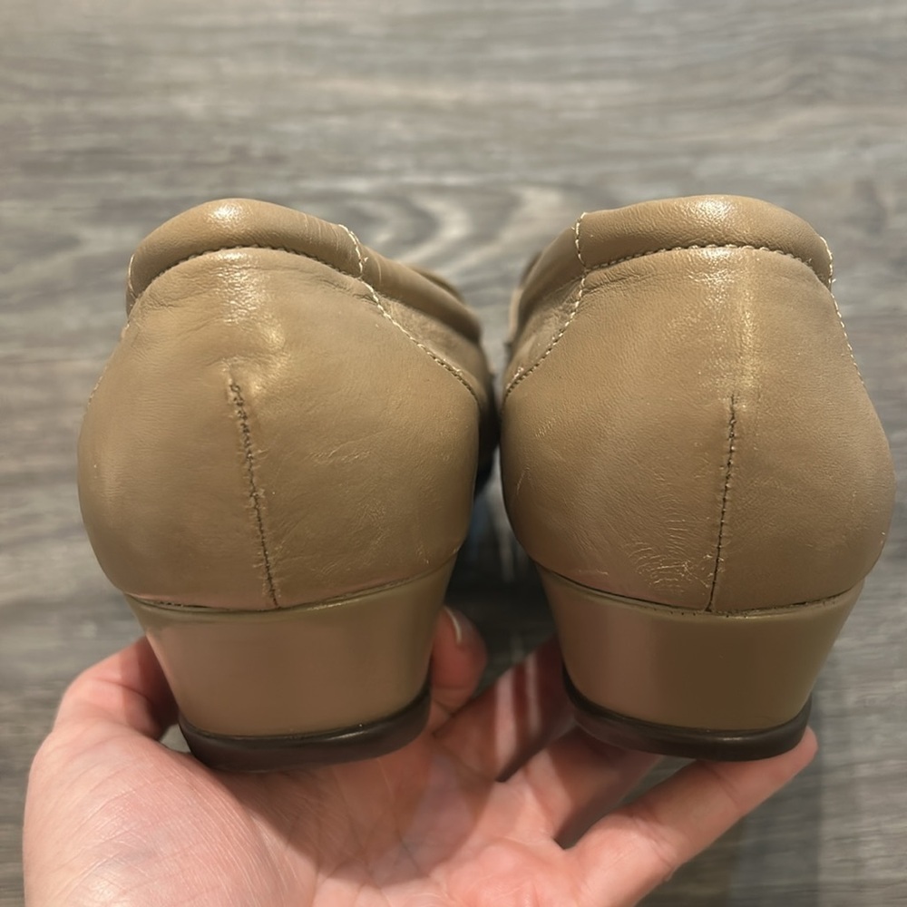 SAS Easier Dress Loafer Tan Mocha Tri Pad Leather Wedge Heel Slip On Shoes 9W - Picture 9 of 11